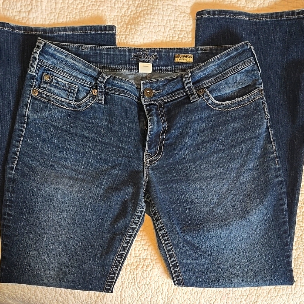 Silver Brand Suki Surplus Women's Bootcut Blue Jeans, Non Distressed. Size 34